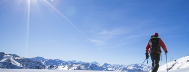 Du 5 janvier jusqu'à l'ouverture des remontées mécaniques : réglementation de l'accès aux domaines skiables alpin et nordiques